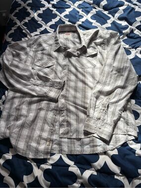 Levi's Gray and White Plaid Long-Sleeve white pearl snap closure Shirt
